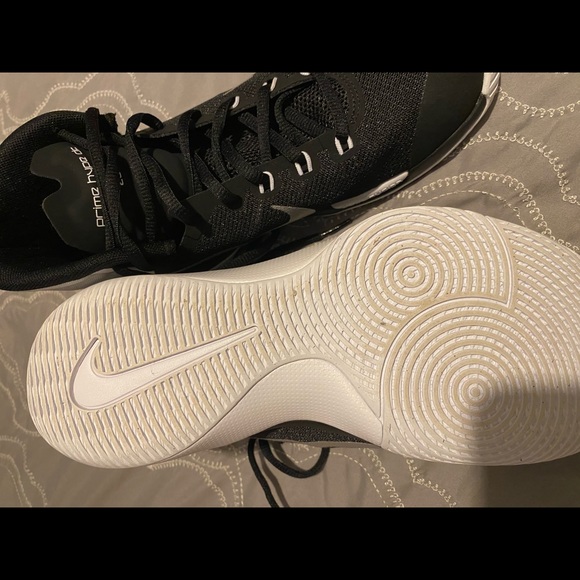 Nike - Picture 3 of 3